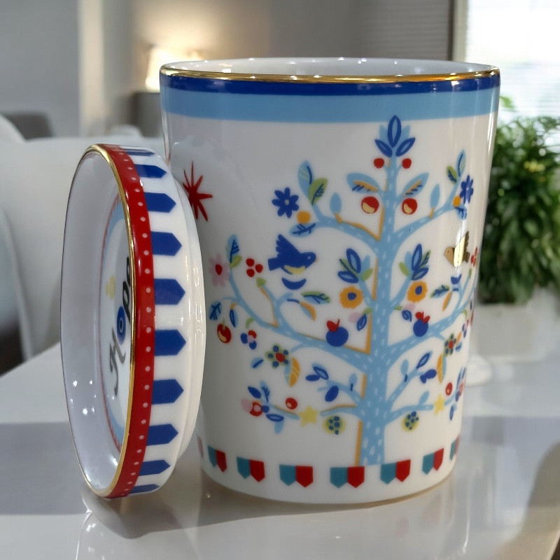 Tasse avec soucoupe